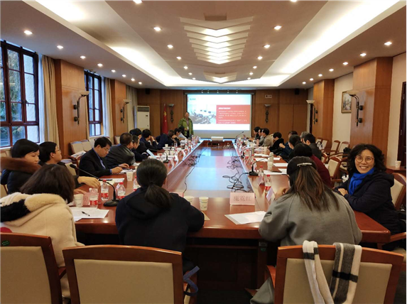 我校在中紡經(jīng)貿(mào)專指委年會(huì)作《高職智庫(kù)的黎大思考》主題發(fā)言，探討經(jīng)貿(mào)咨詢新路徑